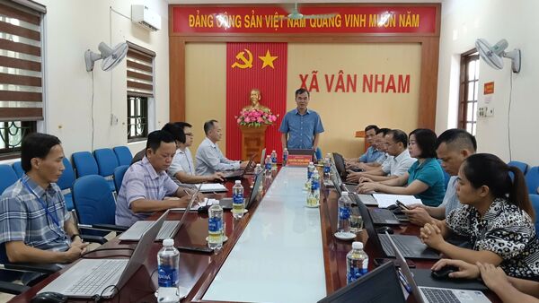 ĐẢNG ỦY XÃ VÂN NHAM LÀM VIỆC VỚI VNPT LẠNG SƠN VỀ CHUYỂN ĐỔI SỐ
