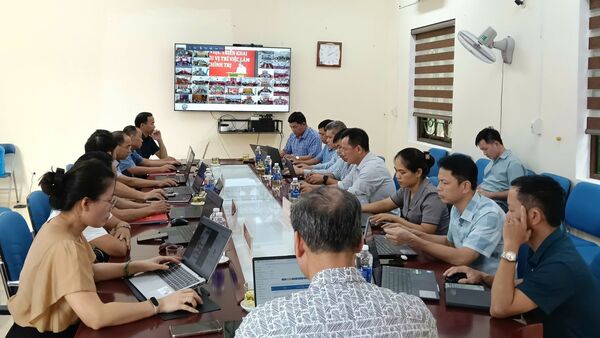 XÃ VÂN NHAM THAM DỰ HỘI NGHỊ TẬP HUẤN, QUÁN TRIỆT NHIỆM VỤ XÂY DỰNG CƠ SỞ DỮ LIỆU VỊ TRÍ VIỆC LÀM