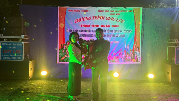 Giao lưu văn nghệ “Thắm tình quân dân” chào mừng kỷ niệm 81 năm Ngày thành lập Quân đội nhân dân Việt Nam và 36 năm Ngày hội Quốc phòng toàn dân