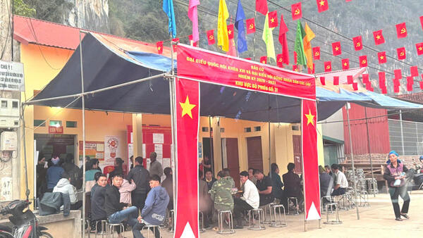 Cử tri các khu vực trên địa bàn xã Vân Nham đã hoàn thành việc bỏ phiếu.